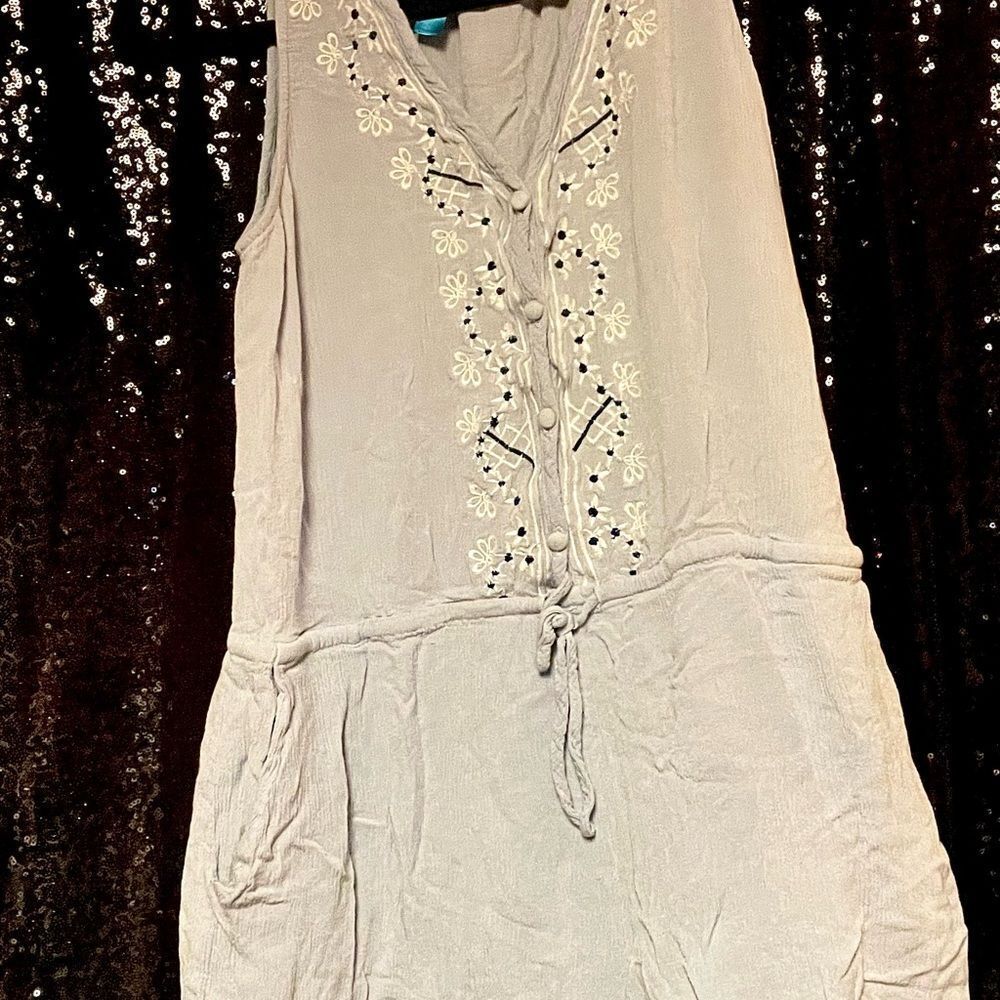 Sleeveless Beige Embroidered Romper - Picture 1 of 7